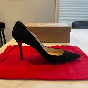 Christian Louboutin Apostrophy Suede Pump size 39
